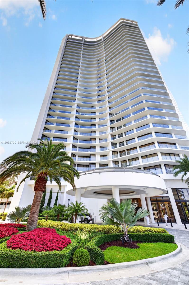 2800 Island Boulevard