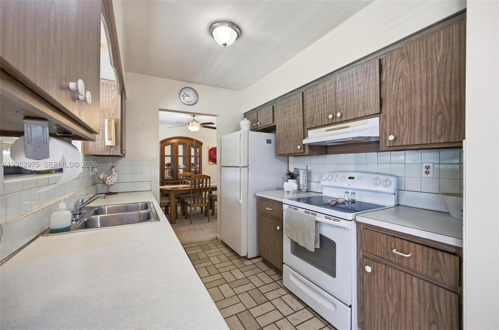 225 NW 15th Street