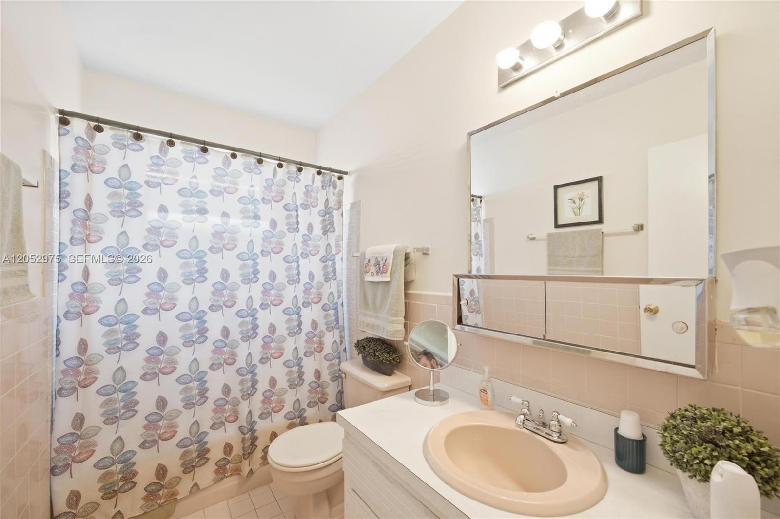 225 NW 15th Street