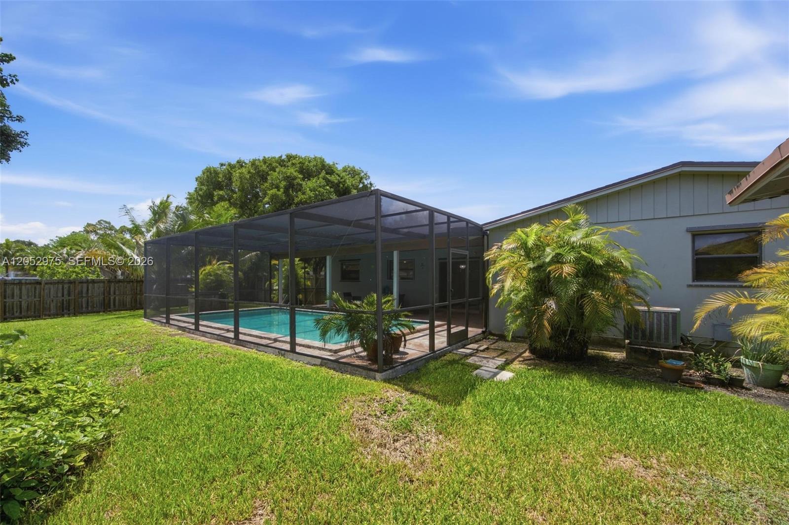 225 NW 15th Street