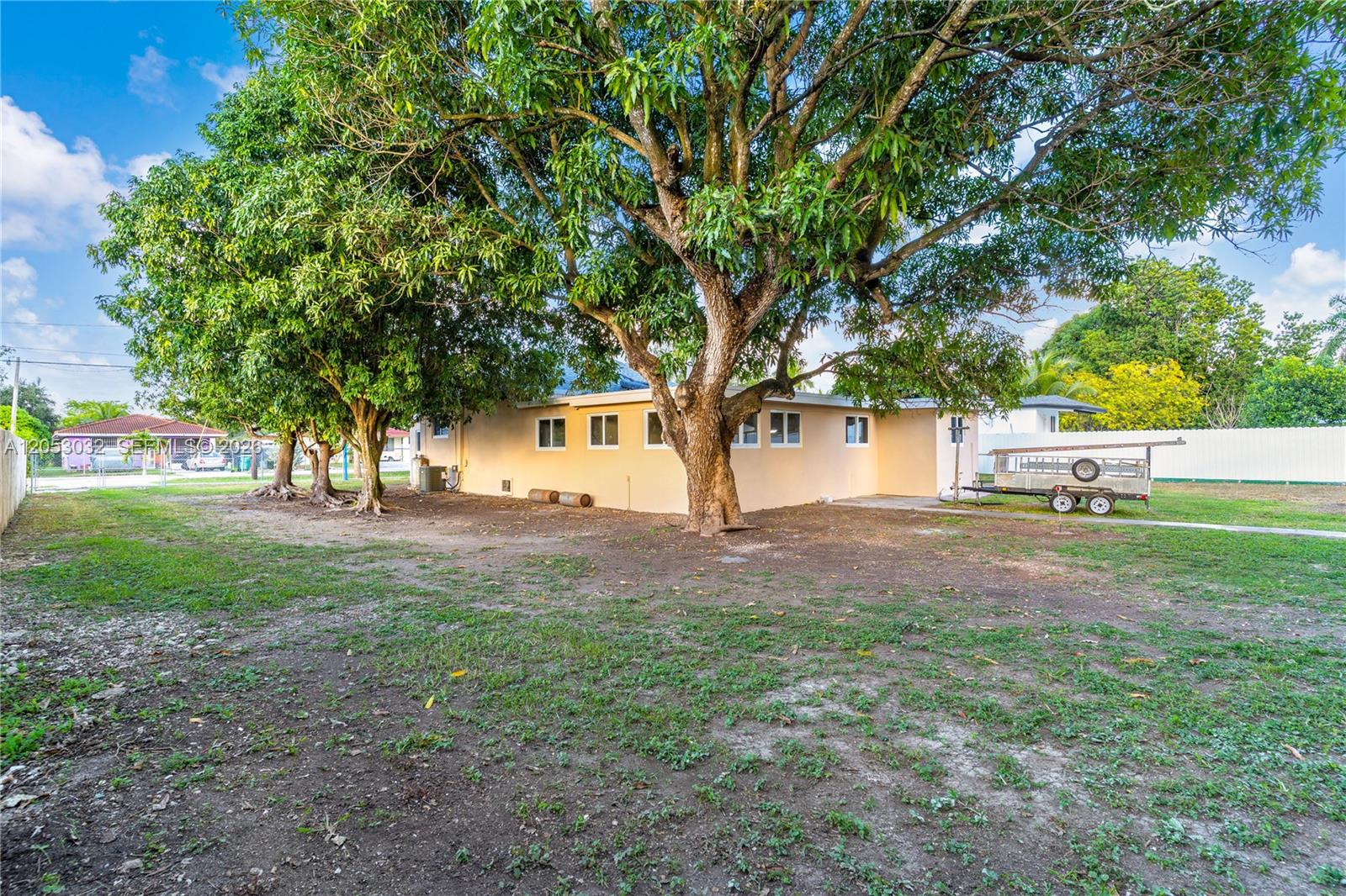 559 NW 2nd Street