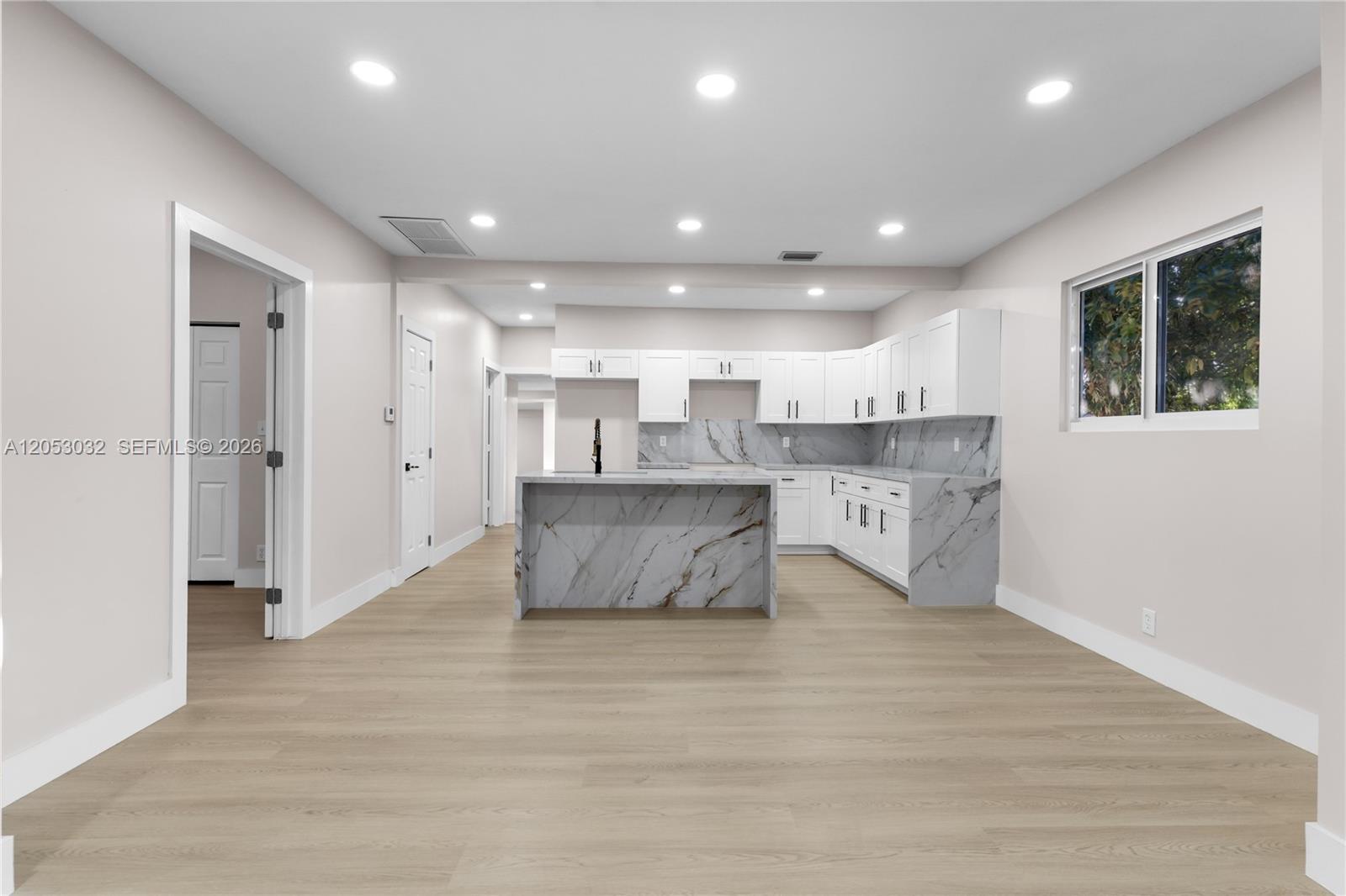 559 NW 2nd Street