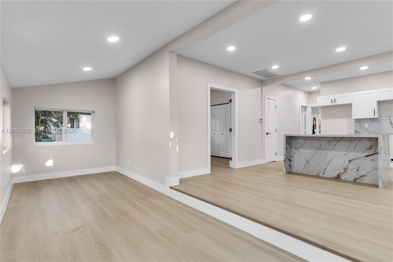 559 NW 2nd Street