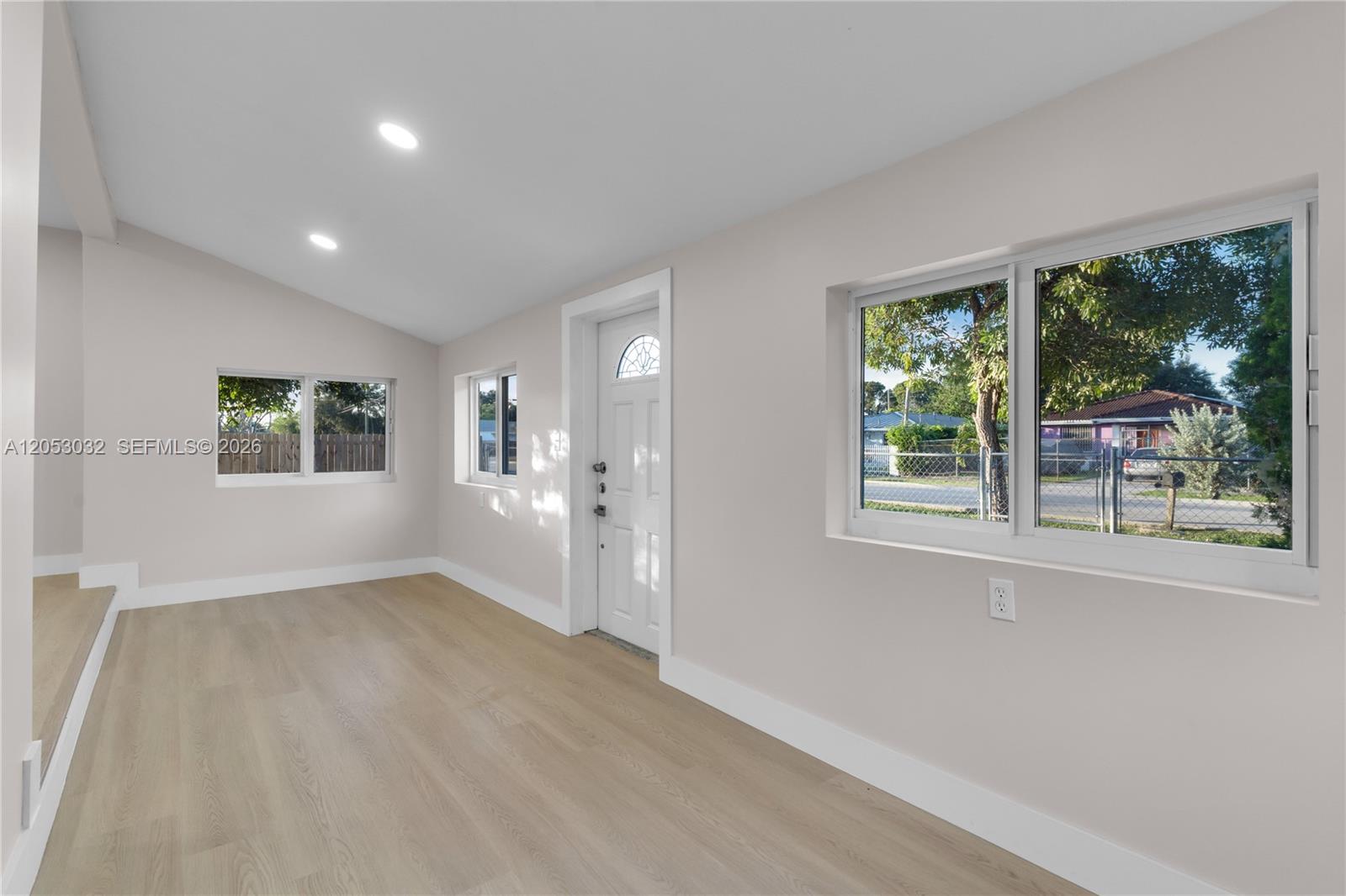 559 NW 2nd Street