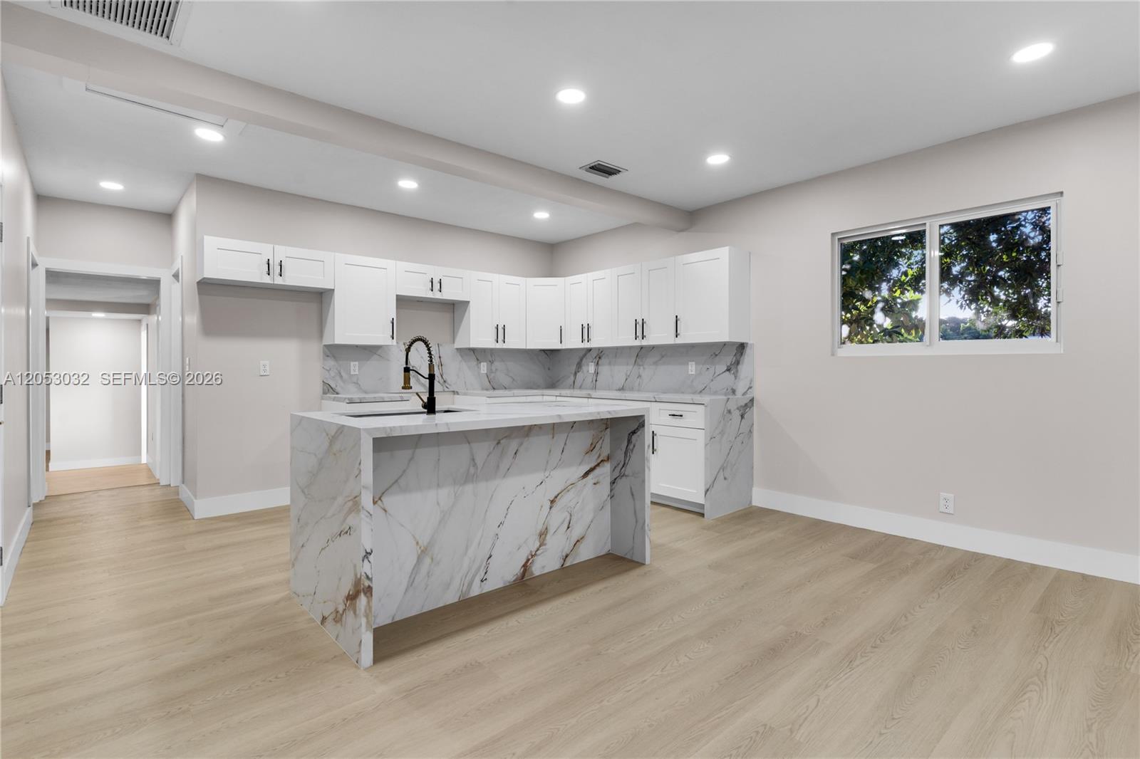 559 NW 2nd Street