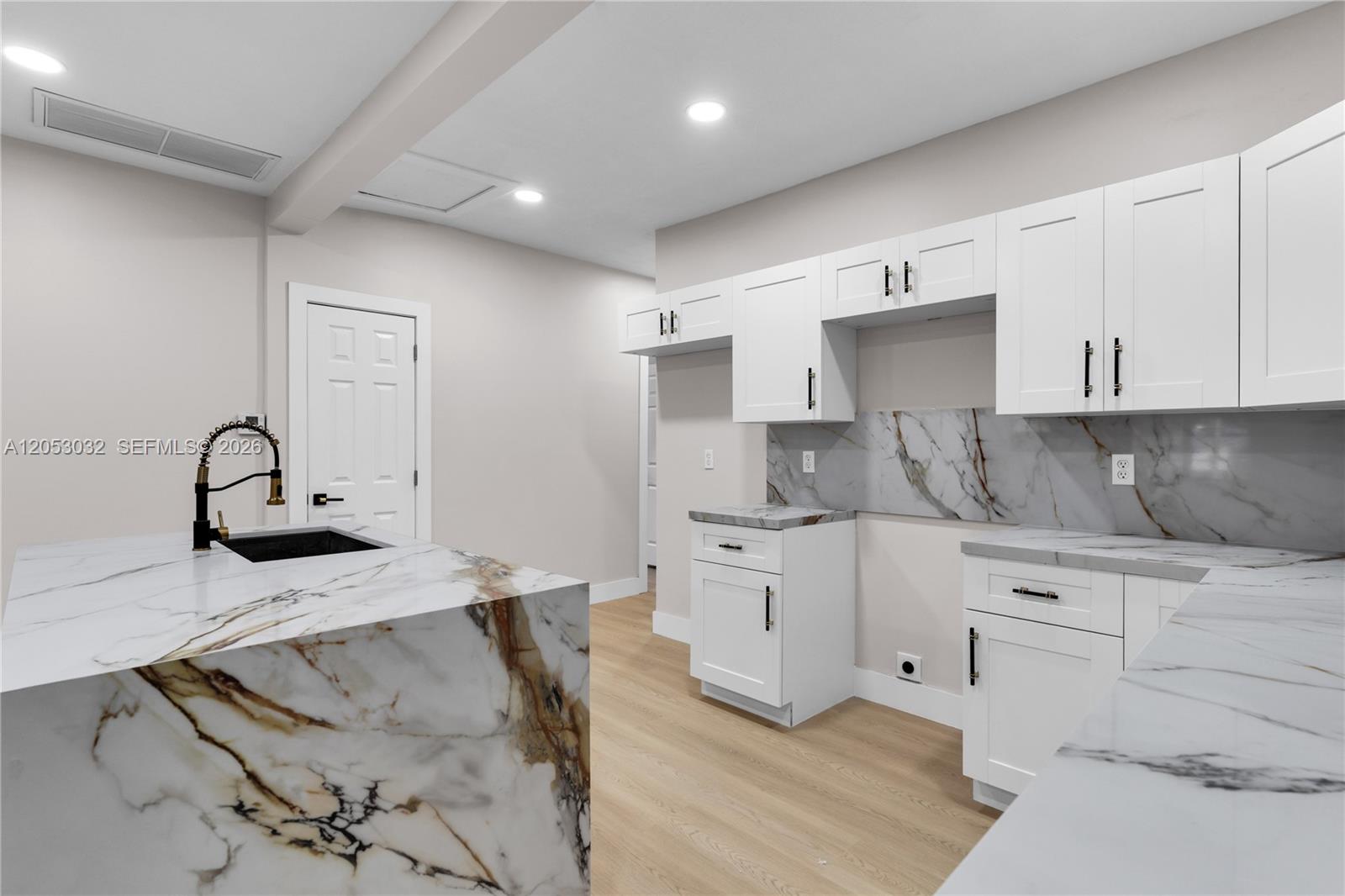 559 NW 2nd Street