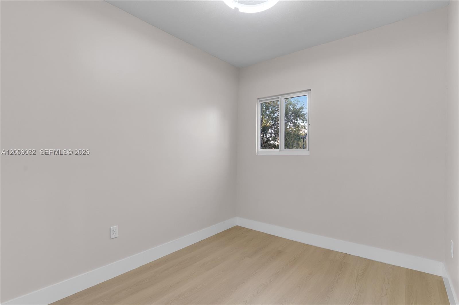 559 NW 2nd Street