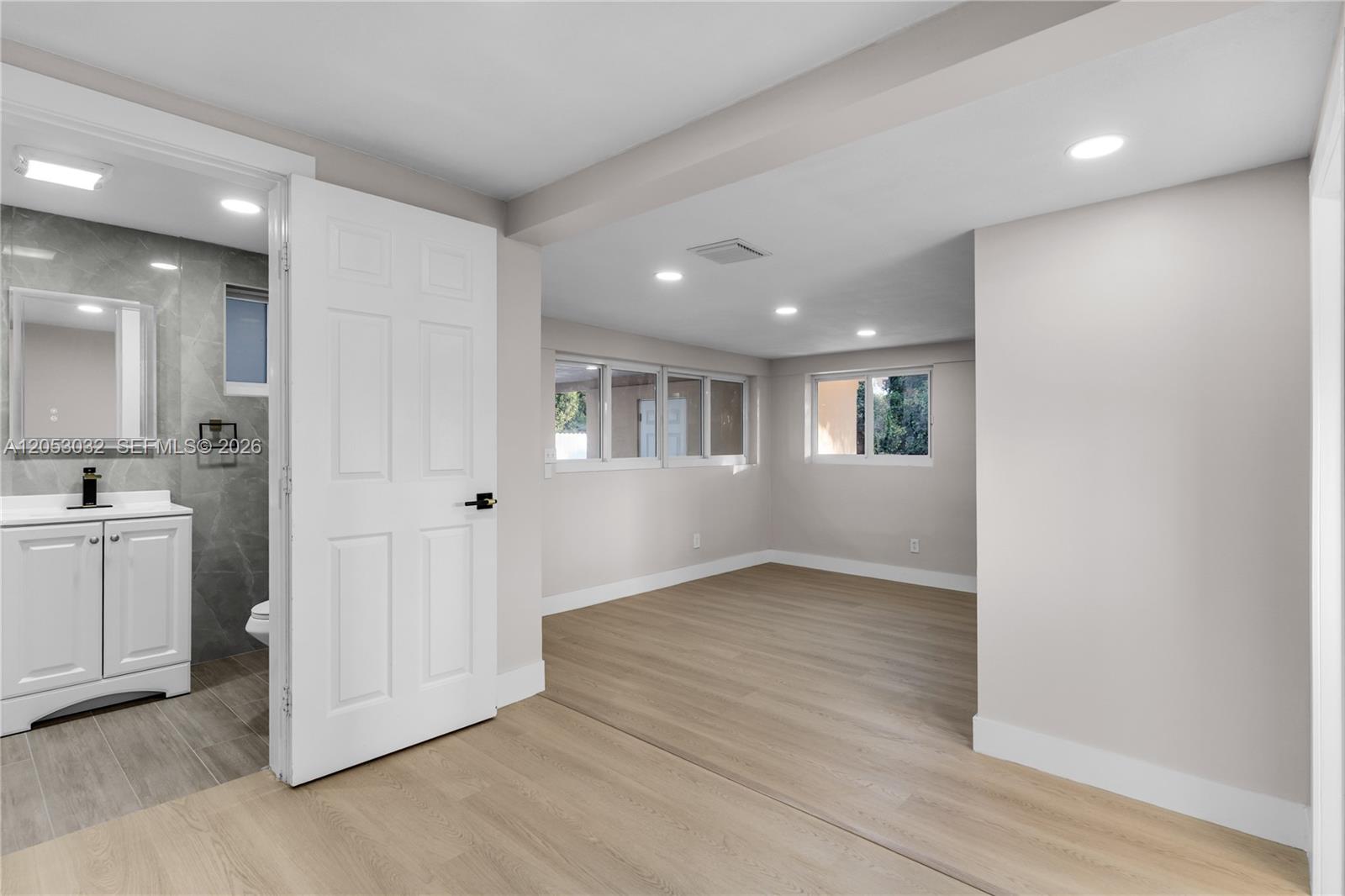 559 NW 2nd Street