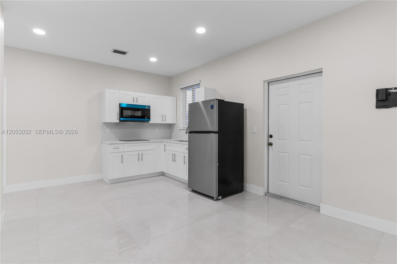 559 NW 2nd Street