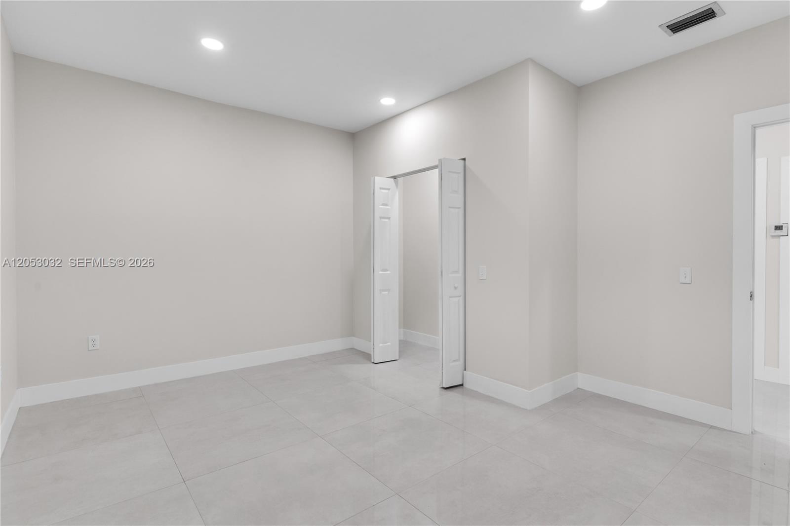 559 NW 2nd Street