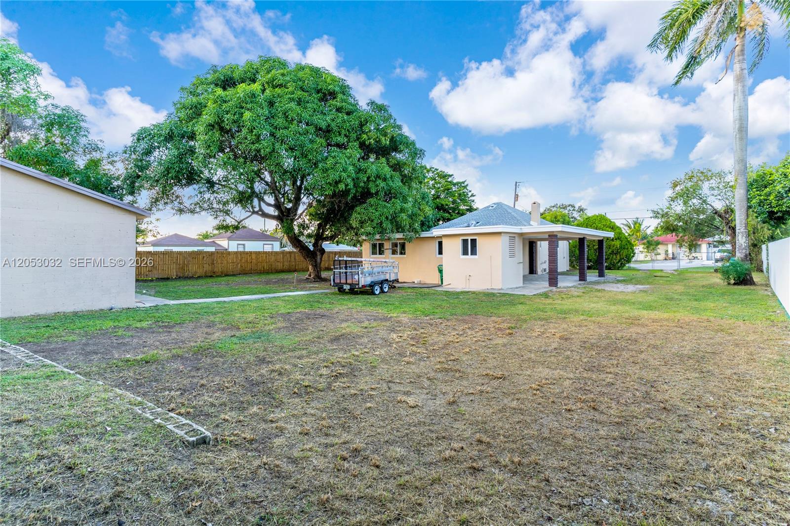 559 NW 2nd Street