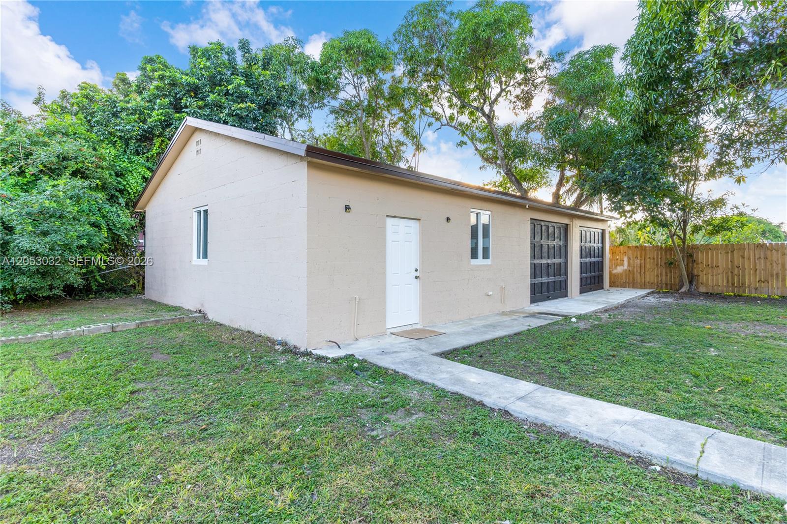 559 NW 2nd Street