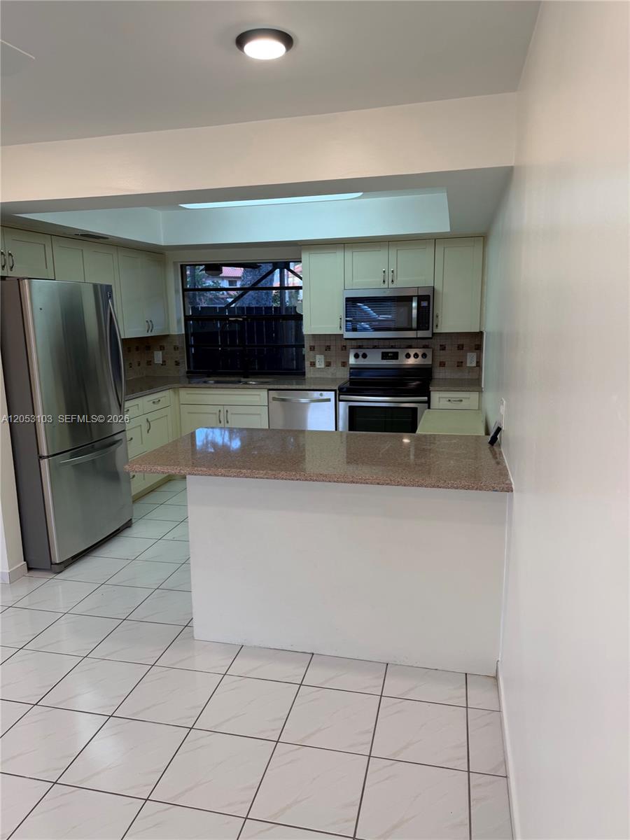 11325 SW 133rd Court gallery image #27