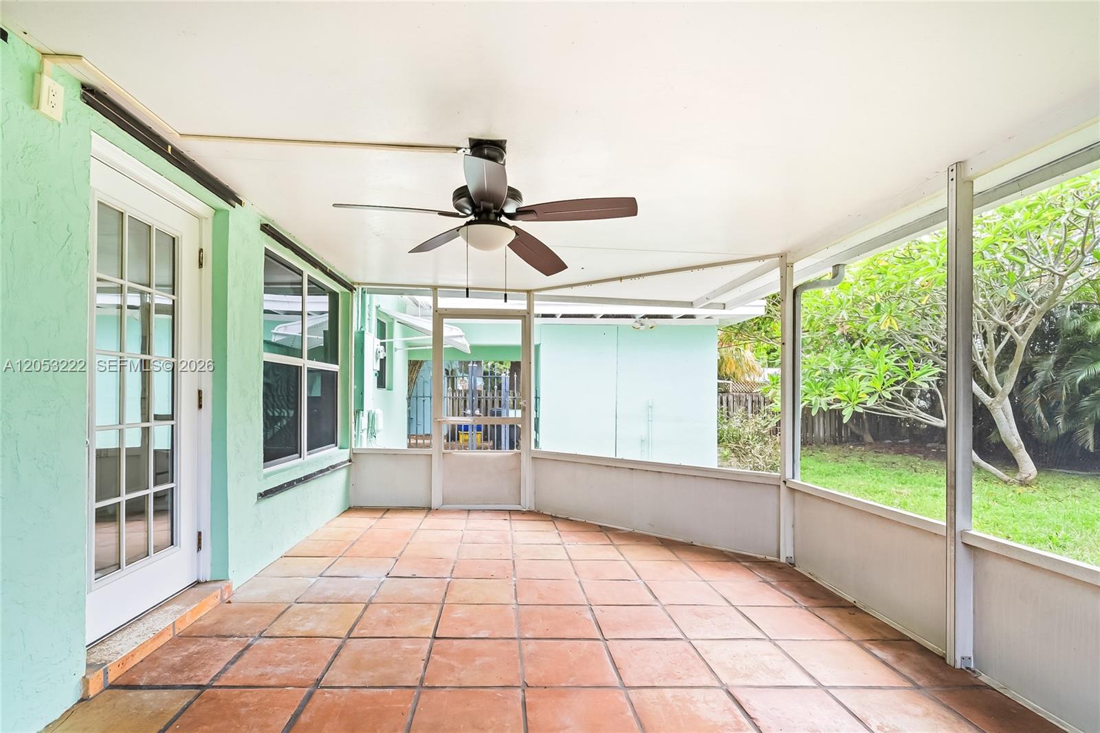 1427 Crest Drive