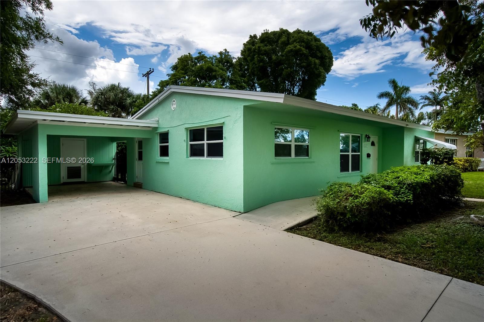 1427 Crest Drive