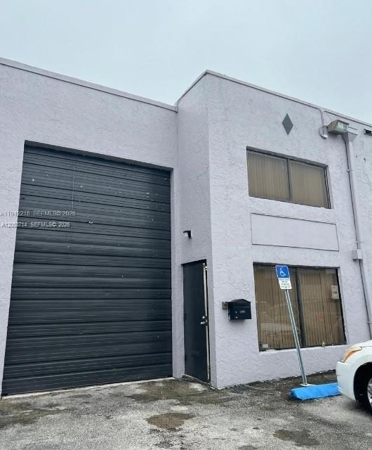 1671 W 38th Place