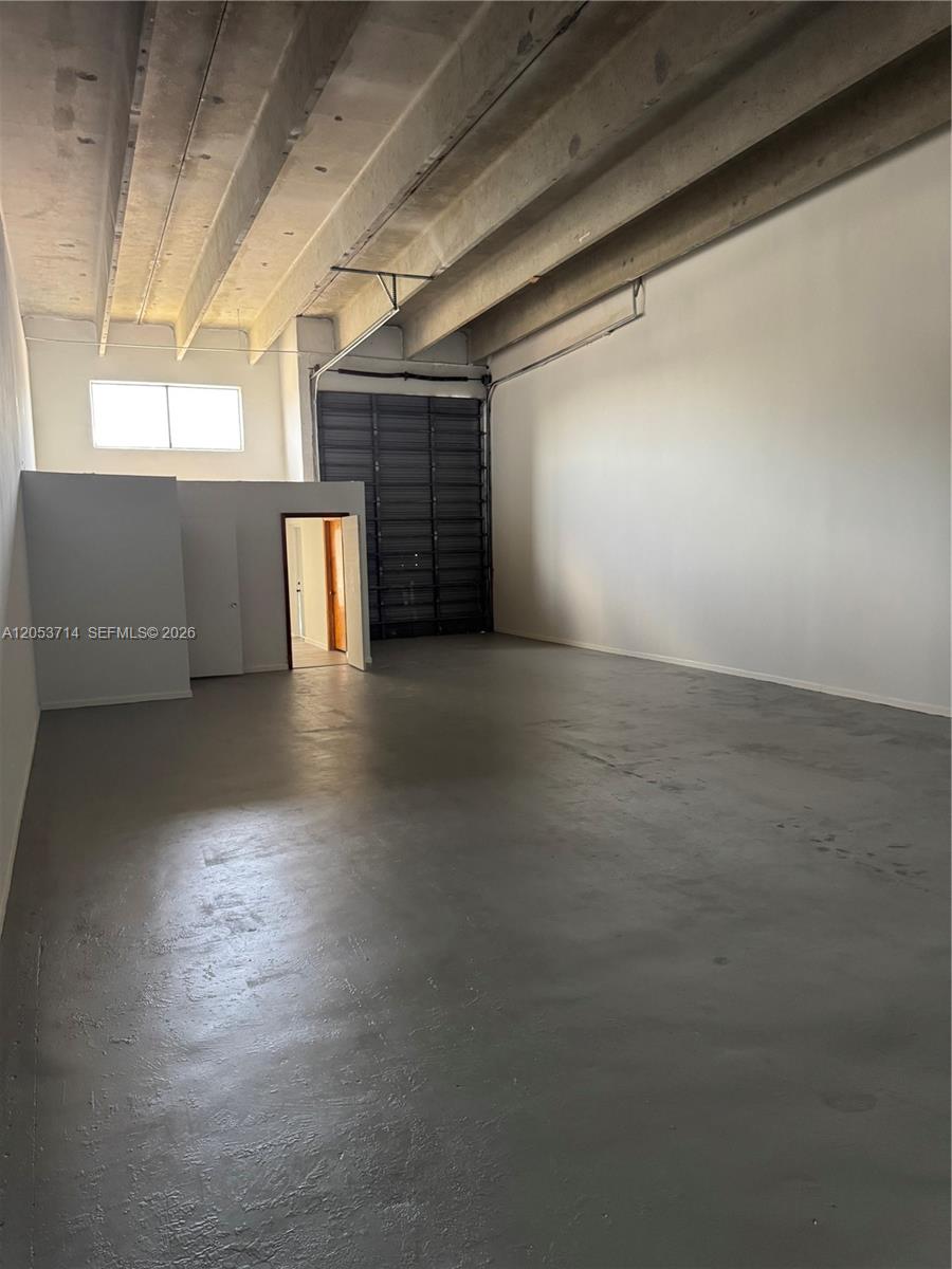 1671 W 38th Place