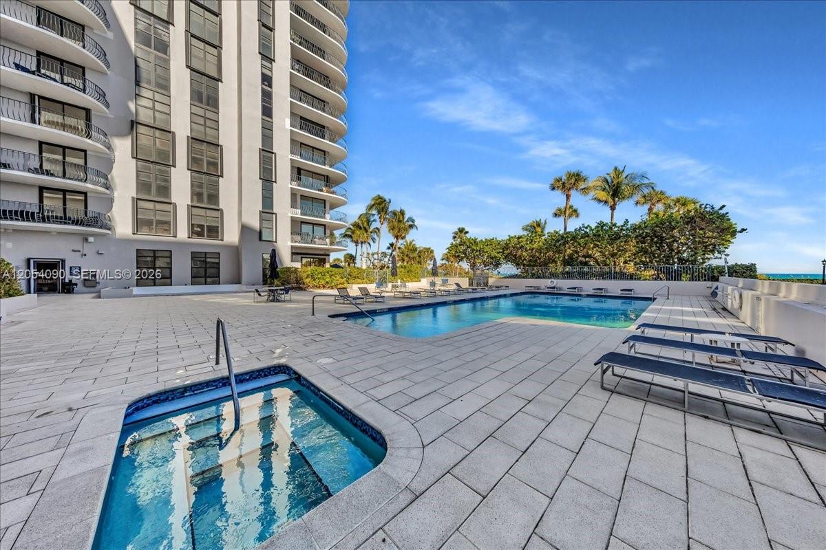 8877 Collins Avenue