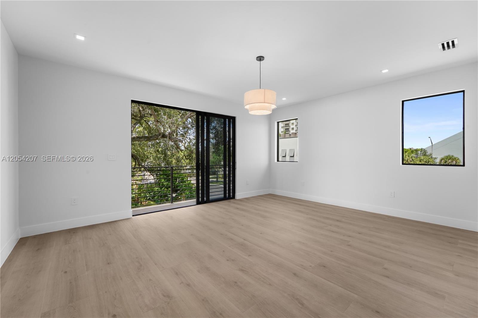 2735 SW 23rd Terrace