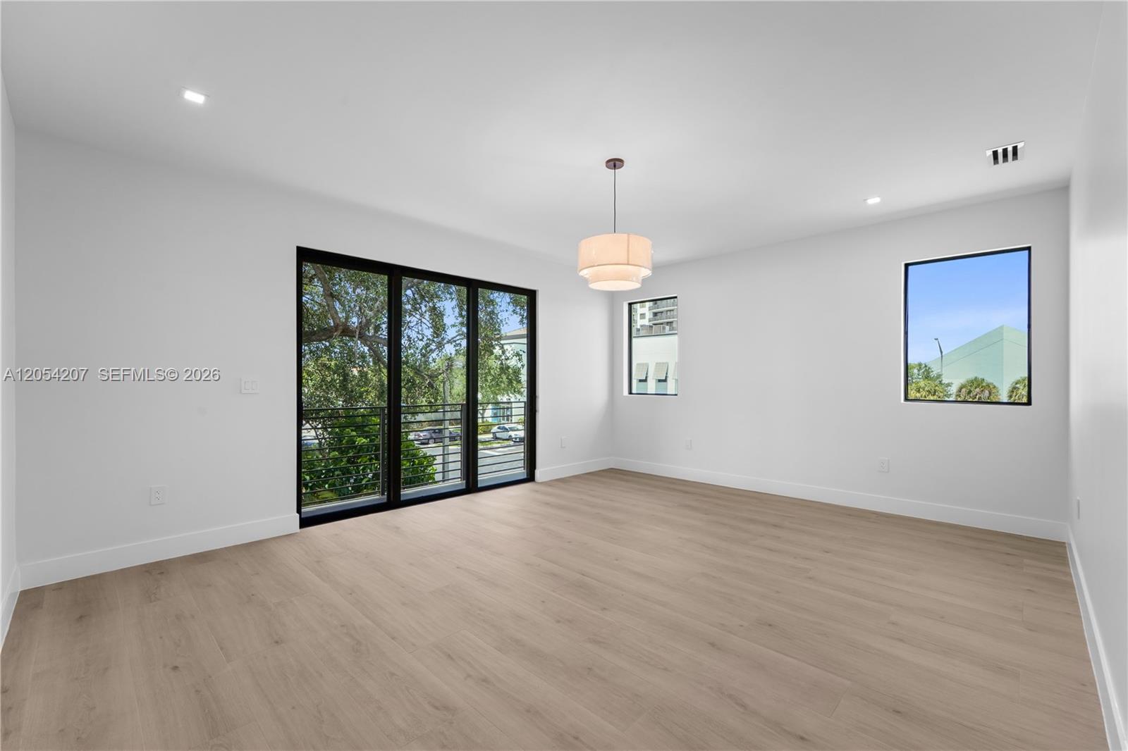 2735 SW 23rd Terrace