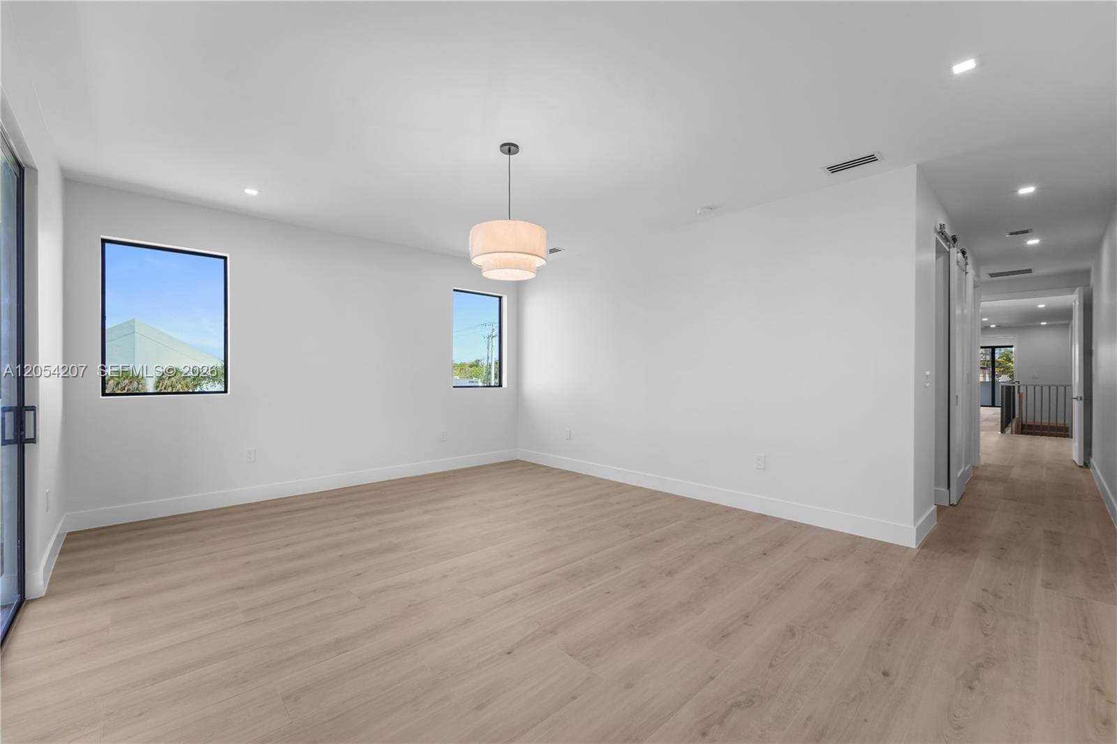 2735 SW 23rd Terrace