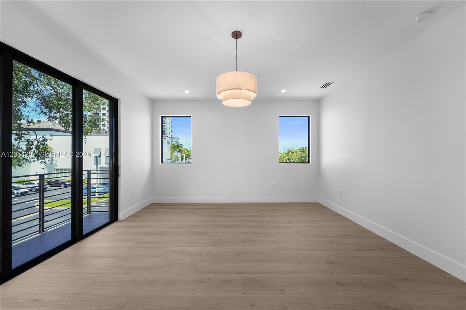 2735 SW 23rd Terrace