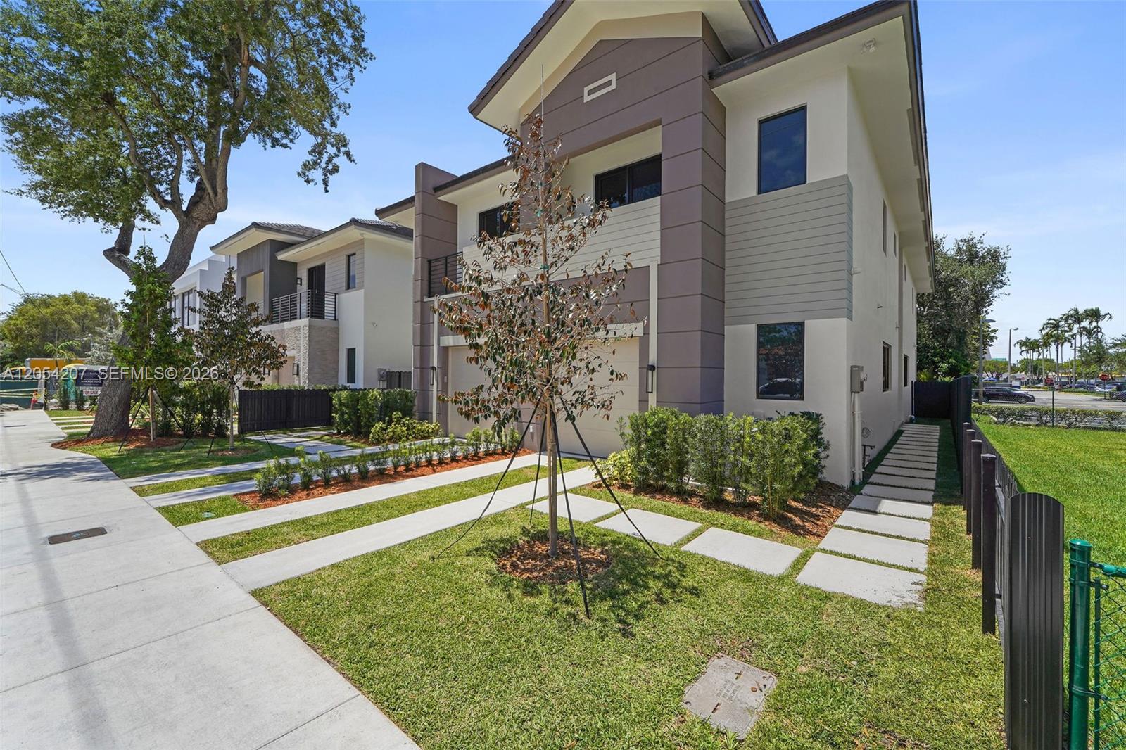 2735 SW 23rd Terrace