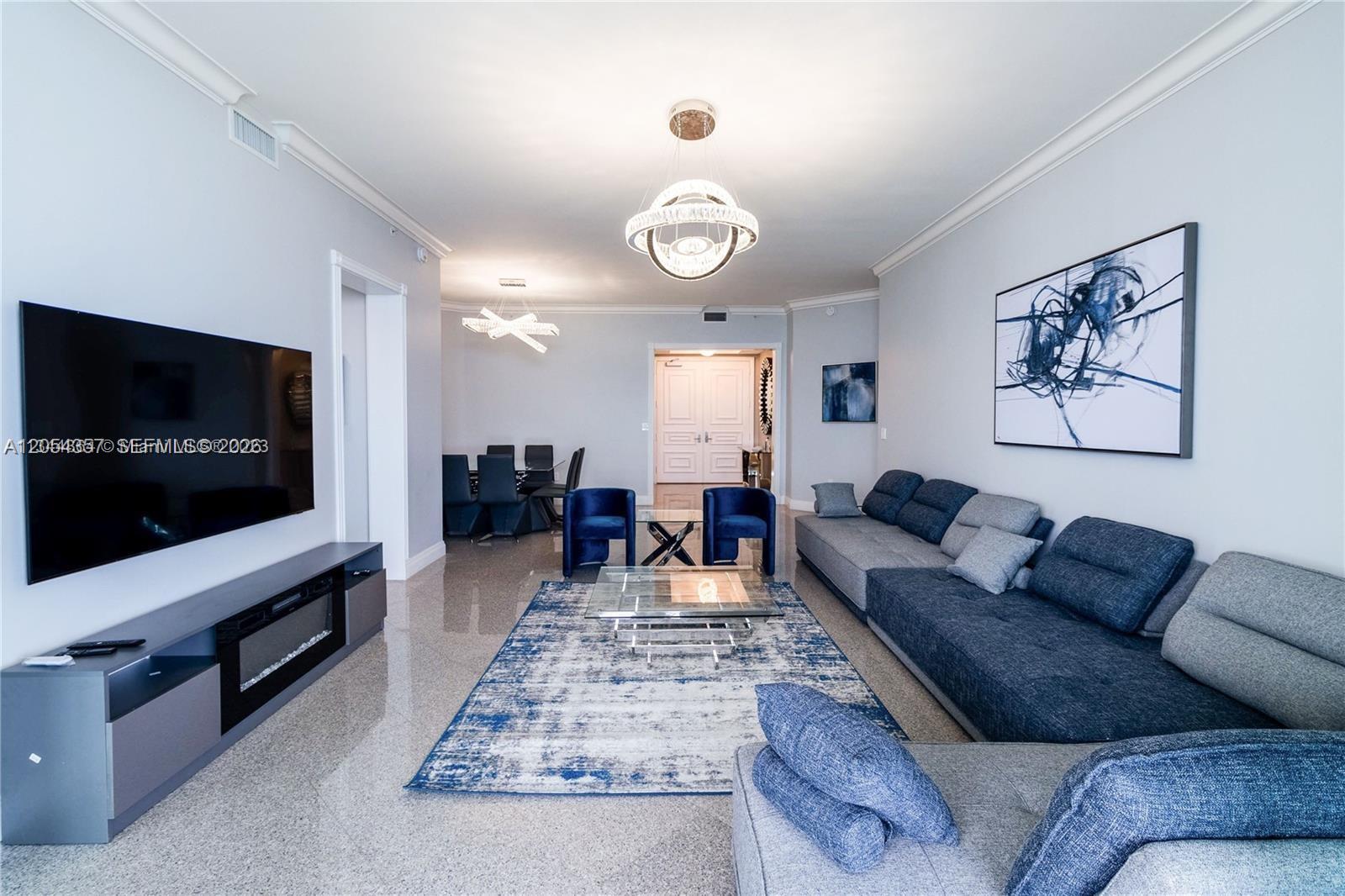 16051 Collins Avenue