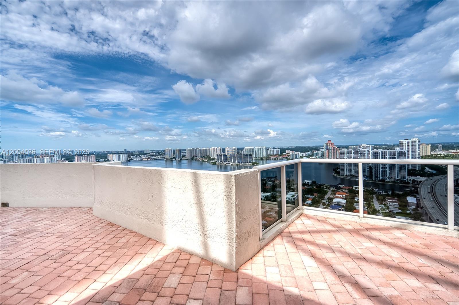 19111 Collins Avenue