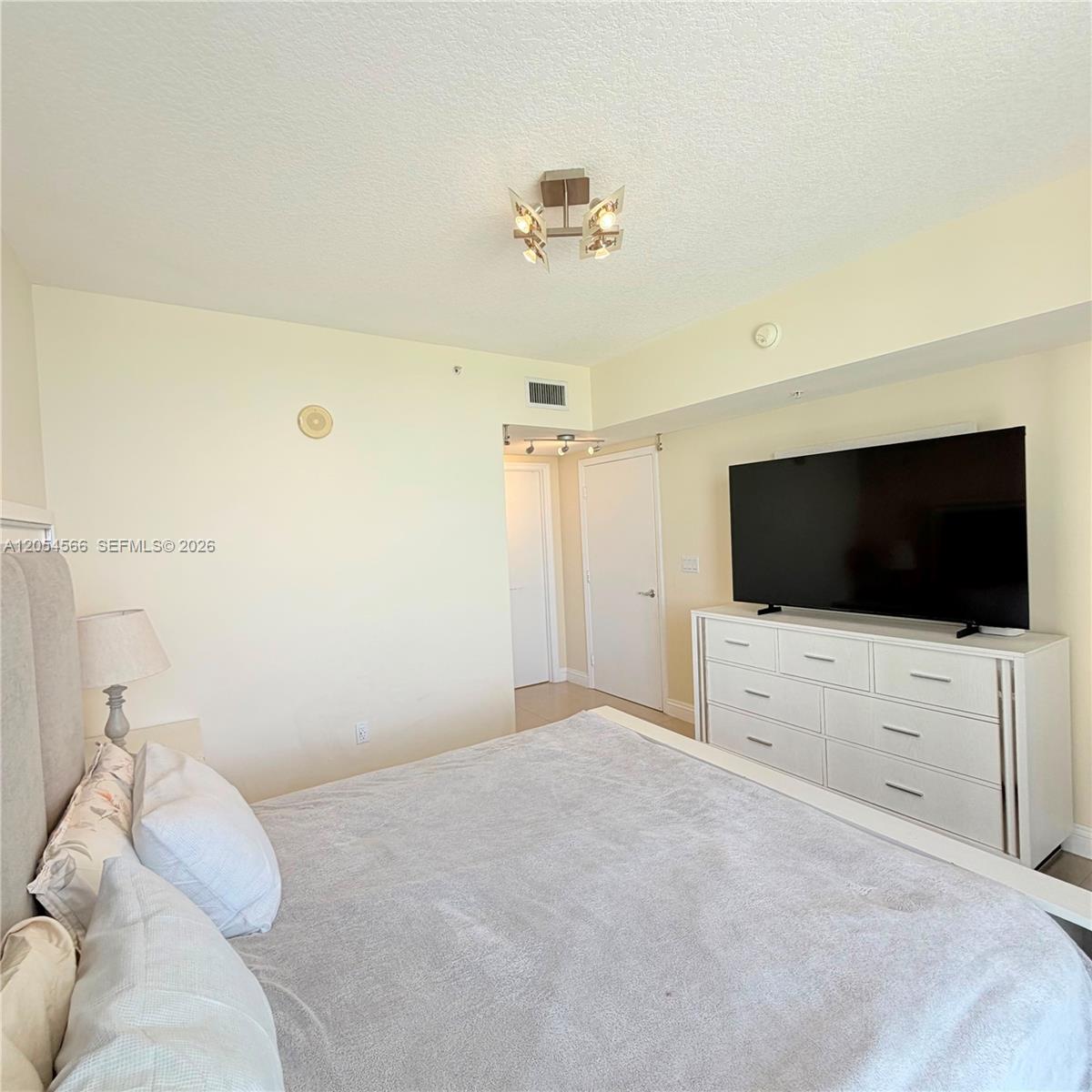 16699 Collins Avenue