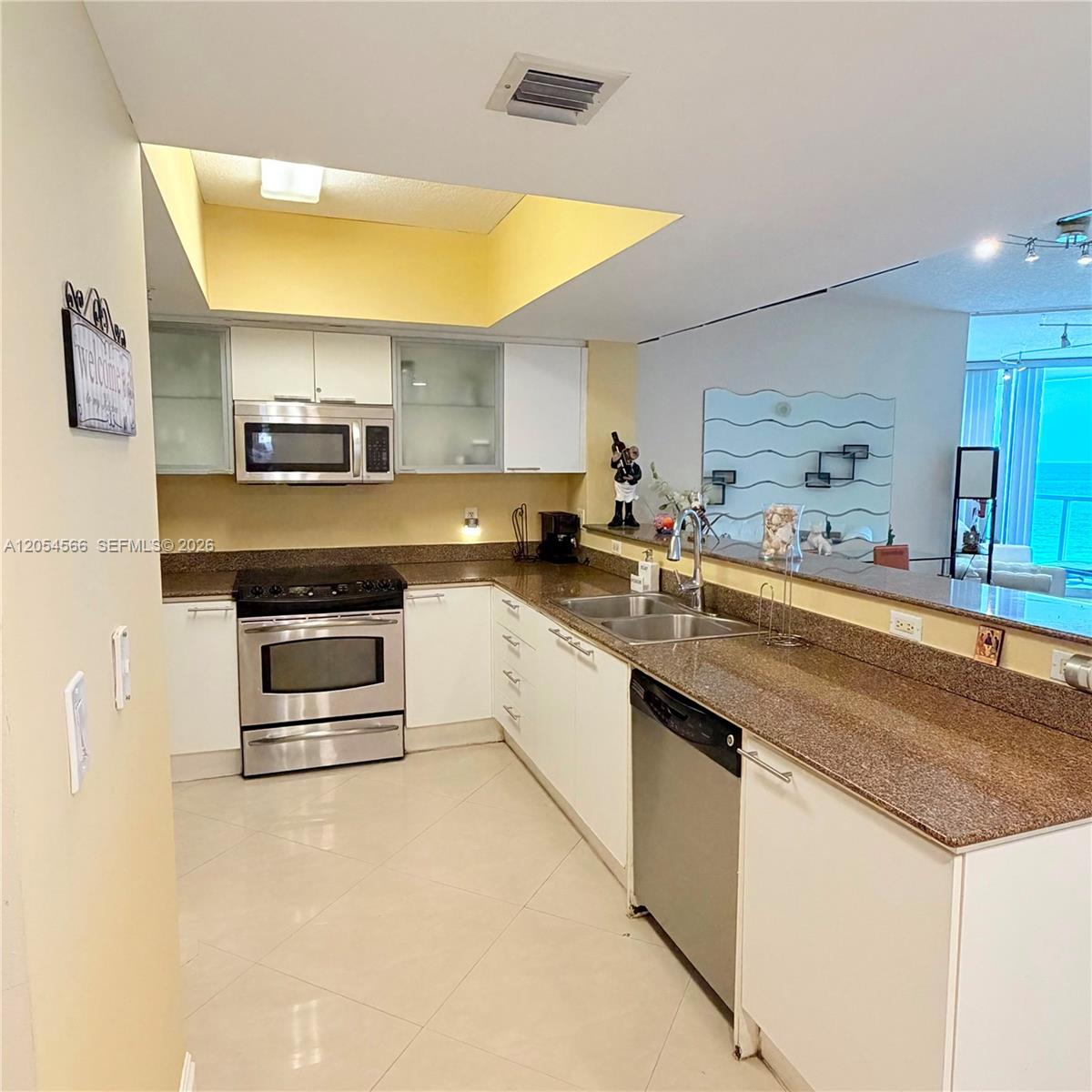 16699 Collins Avenue