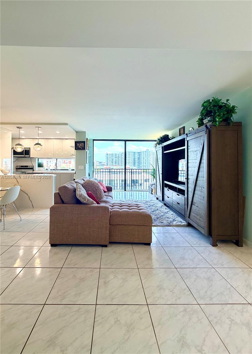 17021 N Bay Road