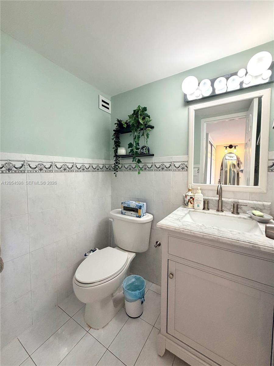 17021 N Bay Road