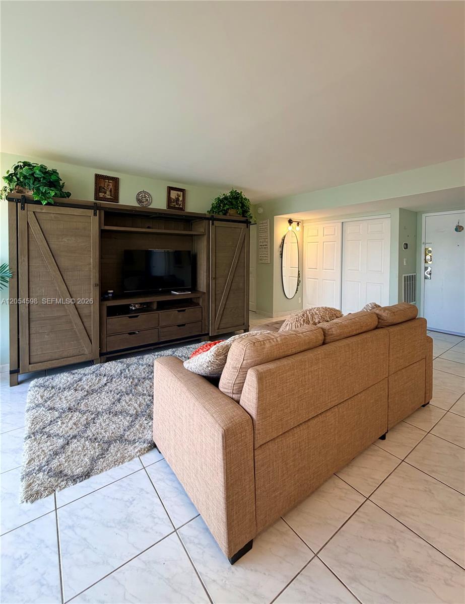 17021 N Bay Road