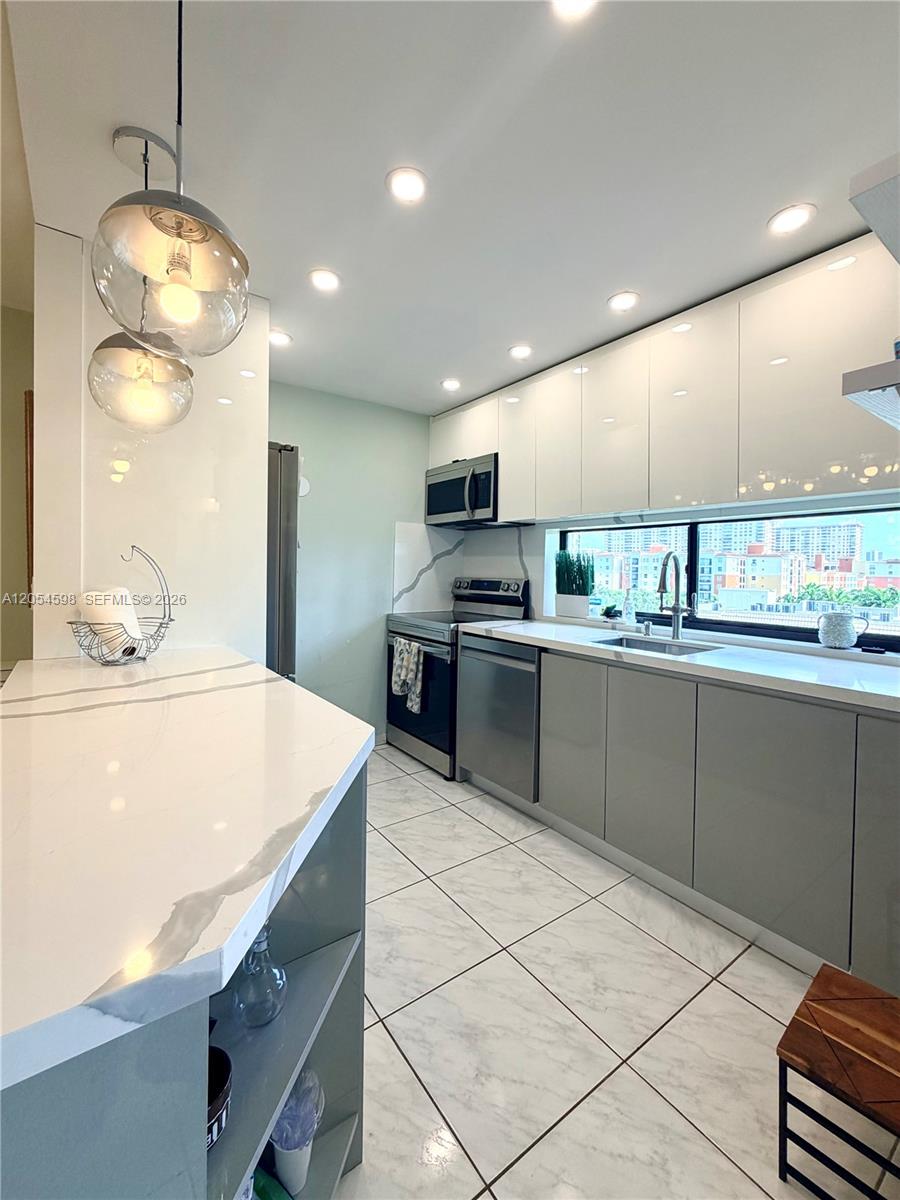 17021 N Bay Road