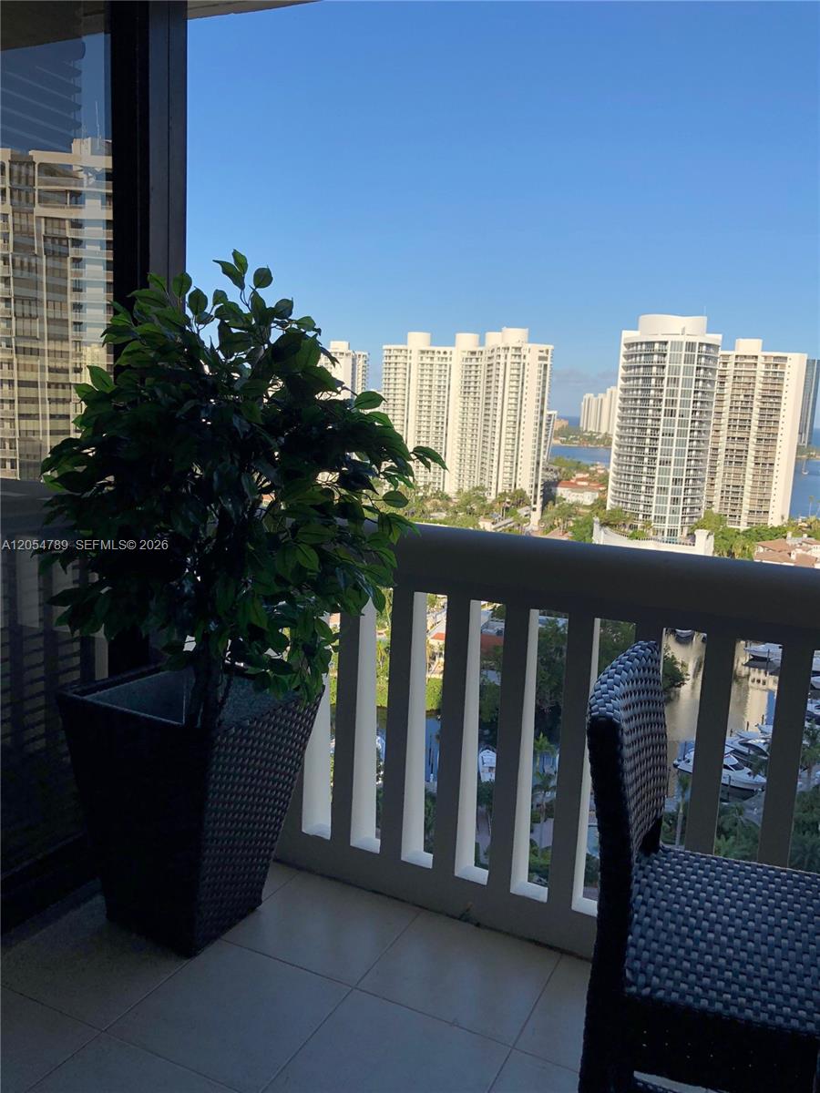 1000 Island Boulevard