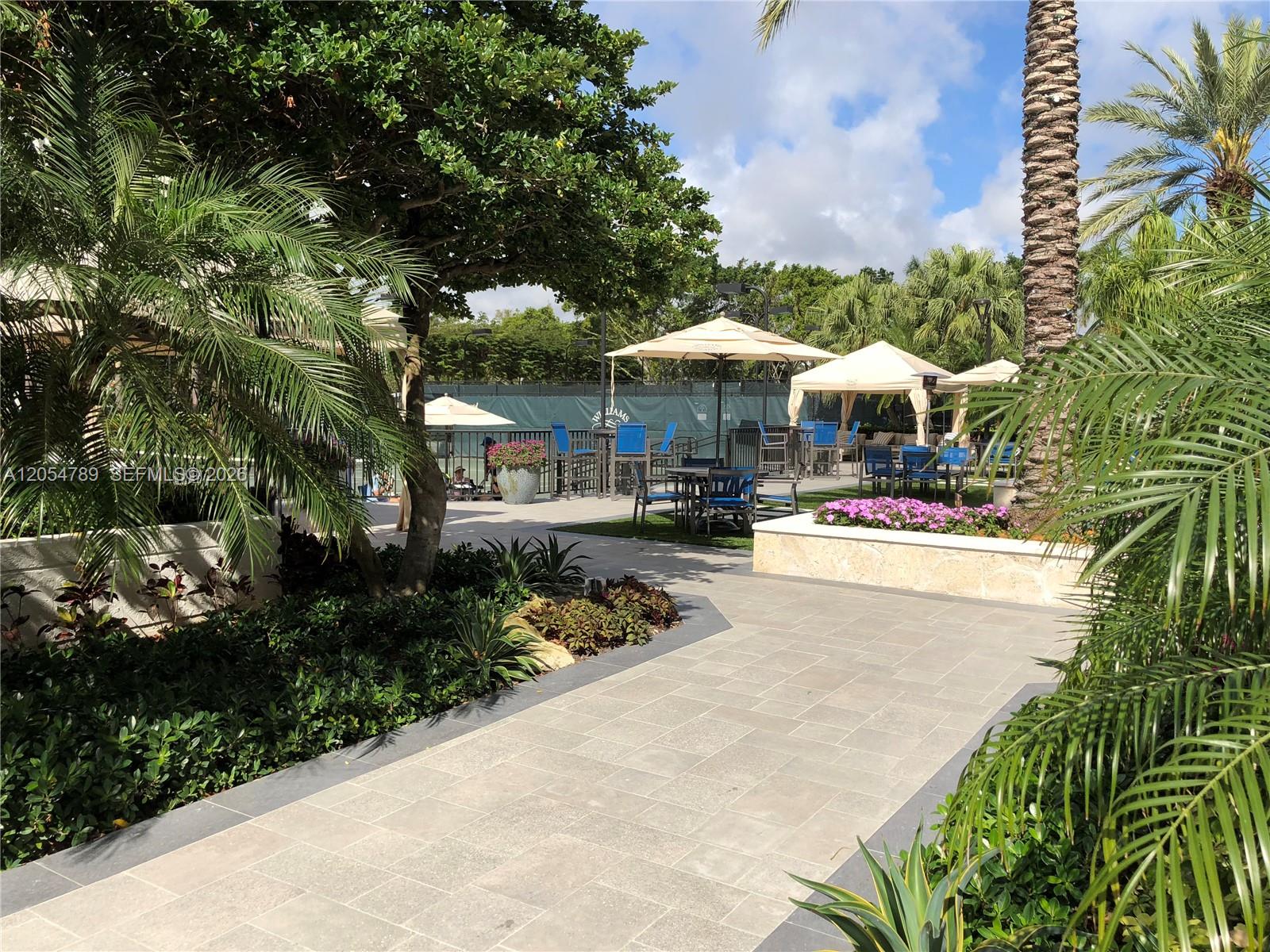 1000 Island Boulevard