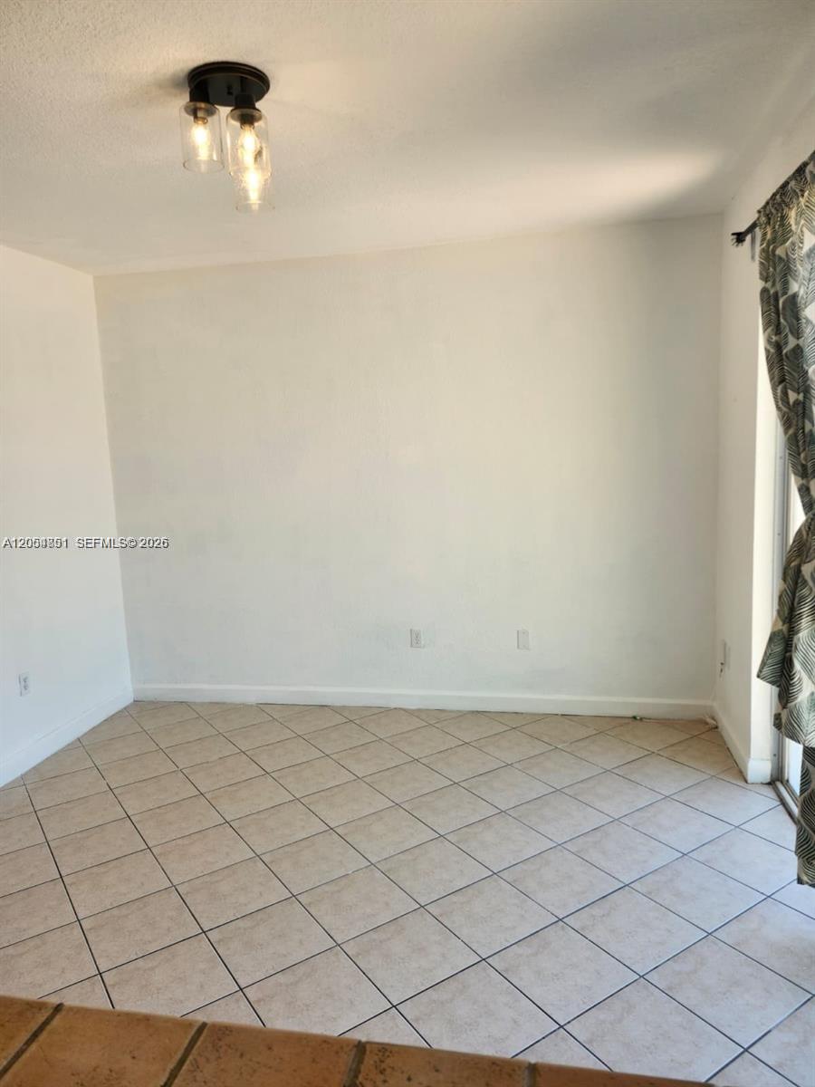 11425 NW 76th Terrace