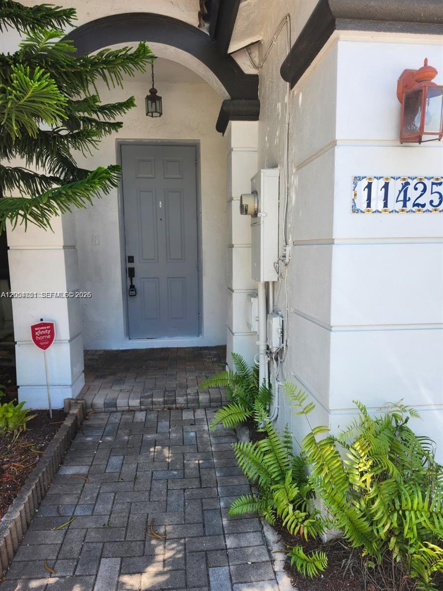 11425 NW 76th Terrace