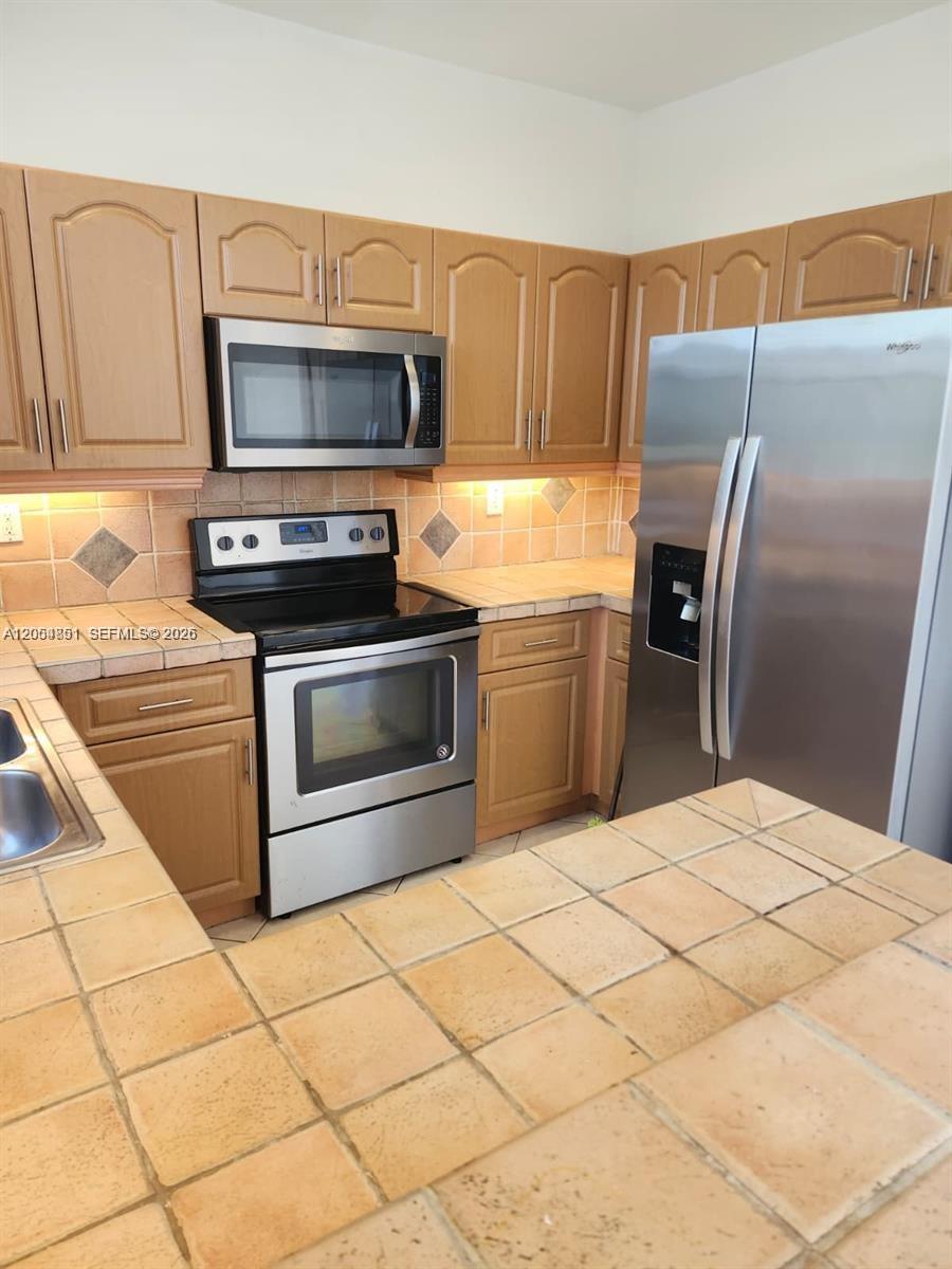 11425 NW 76th Terrace