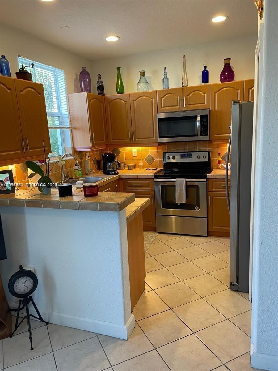 11425 NW 76th Terrace