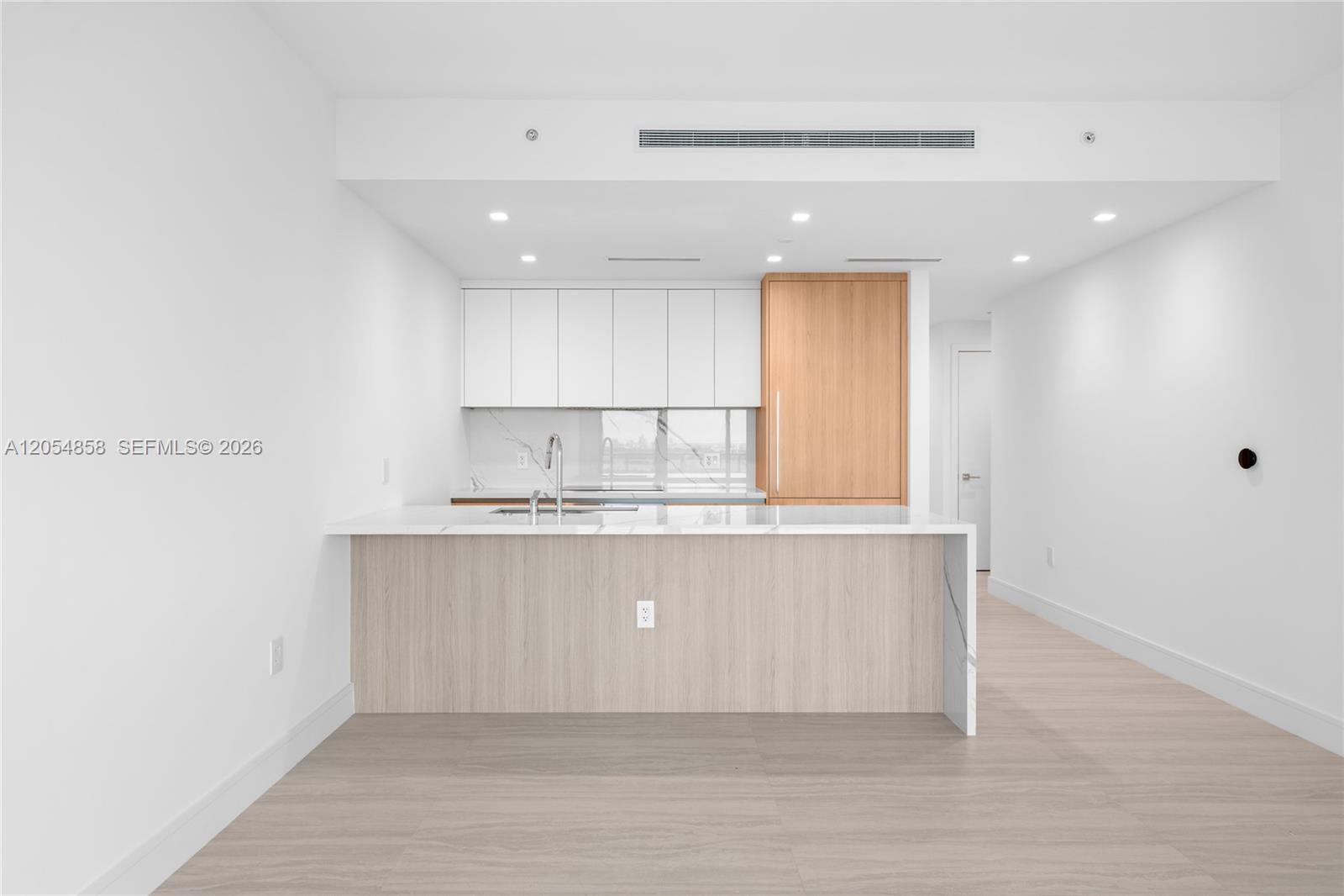 2411 Laguna Circle
