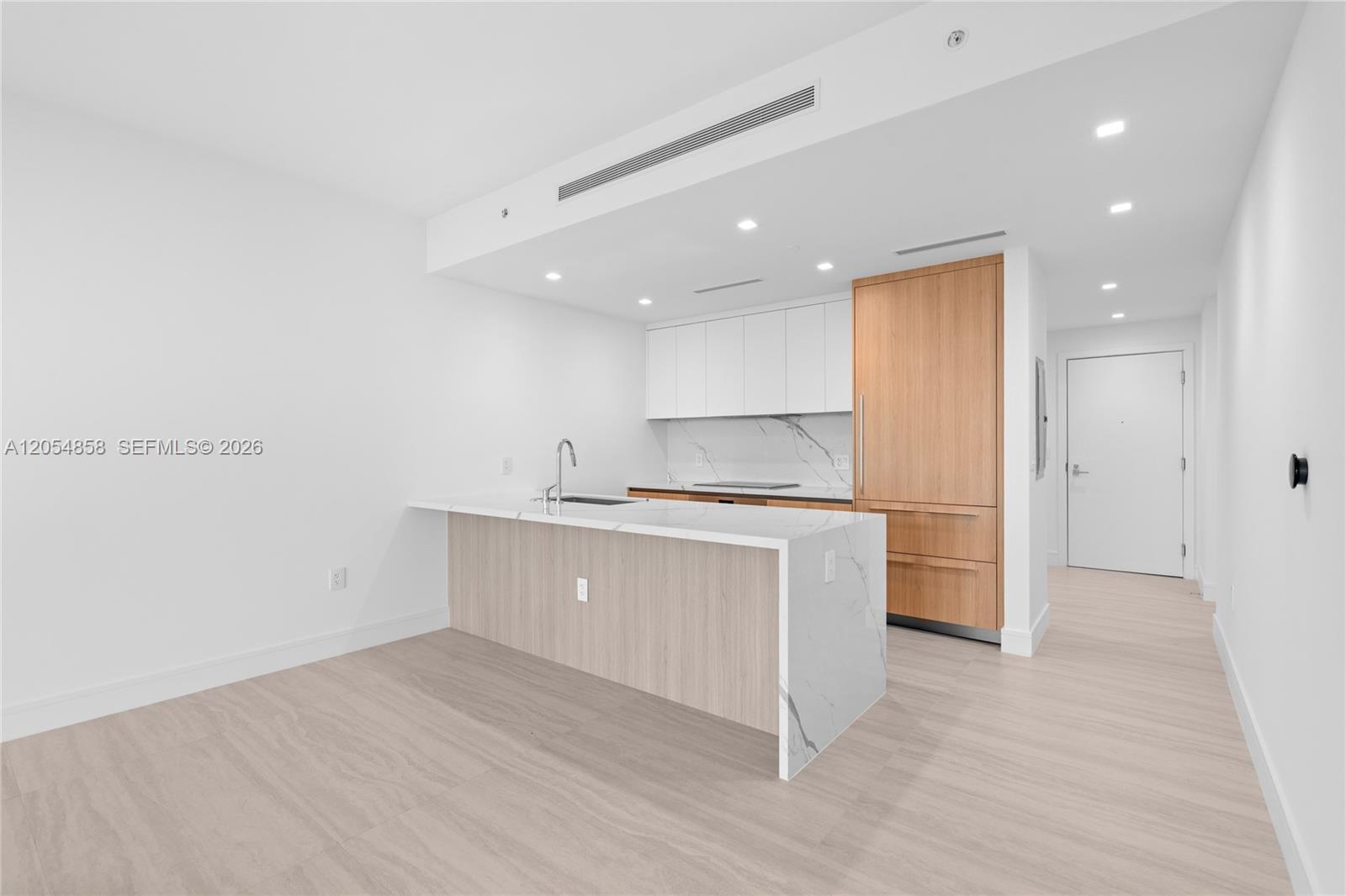 2411 Laguna Circle