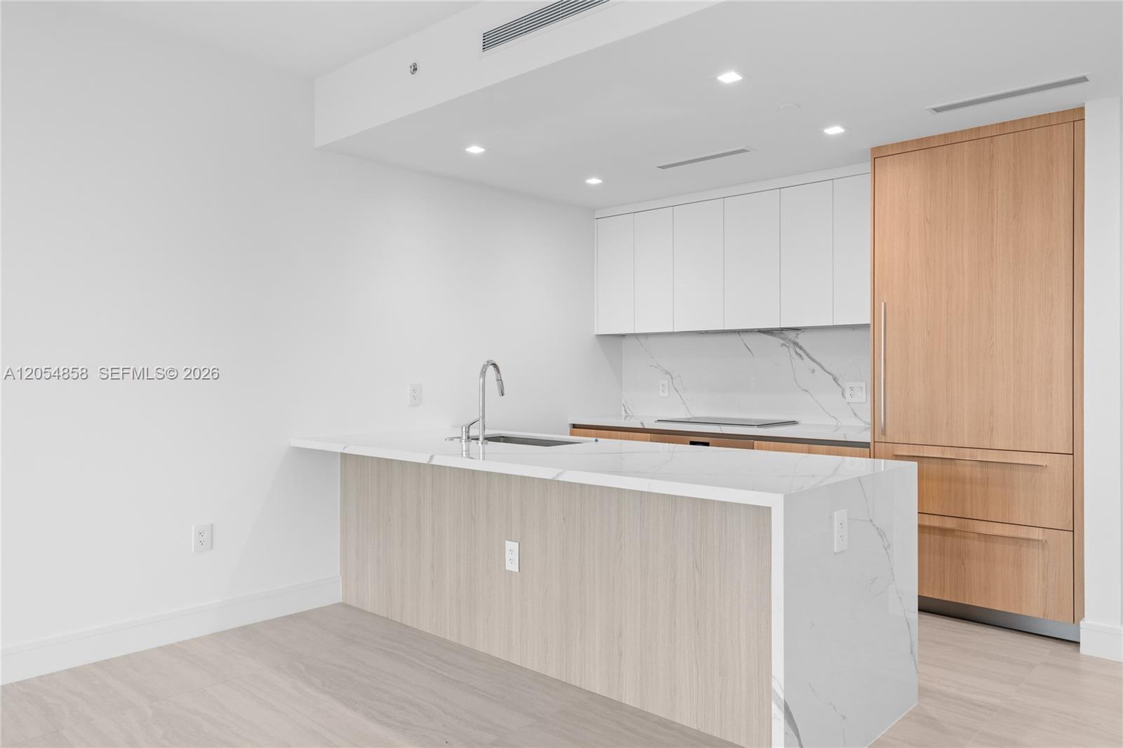 2411 Laguna Circle