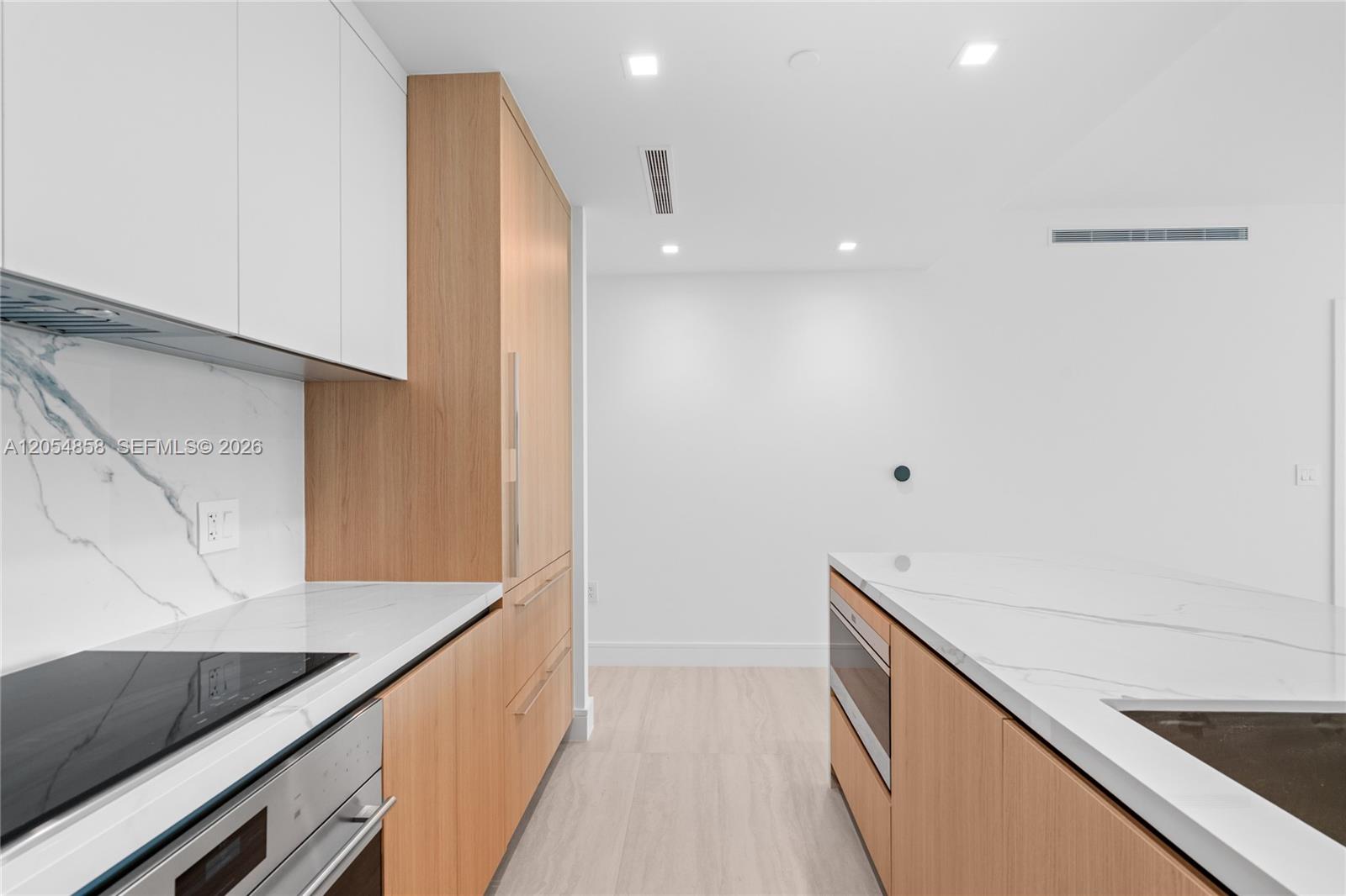 2411 Laguna Circle