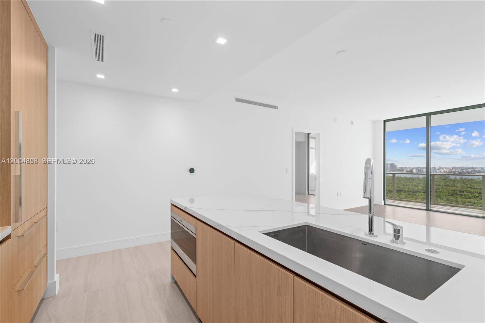 2411 Laguna Circle
