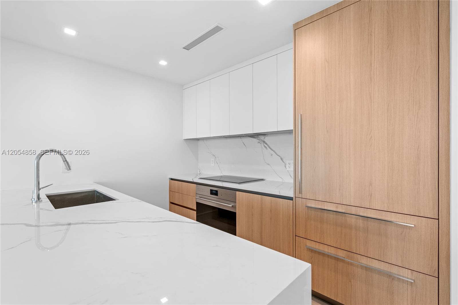 2411 Laguna Circle