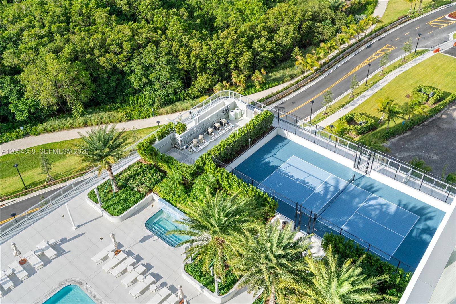 2411 Laguna Circle