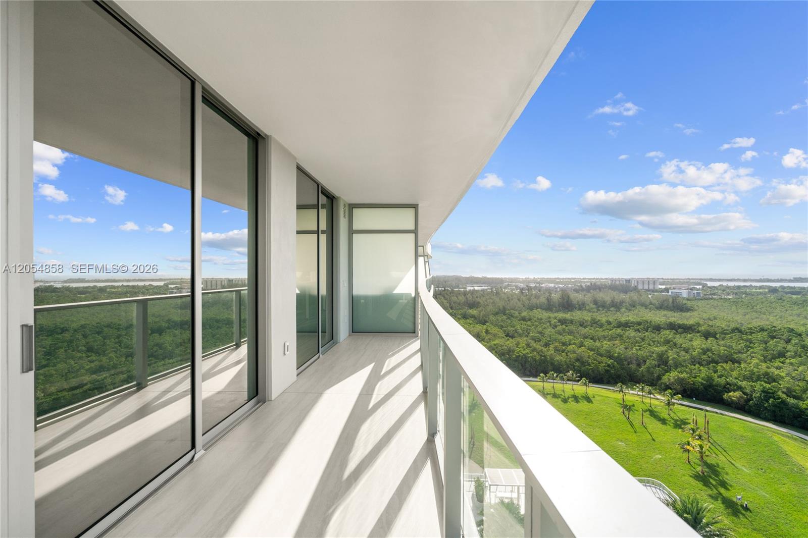 2411 Laguna Circle