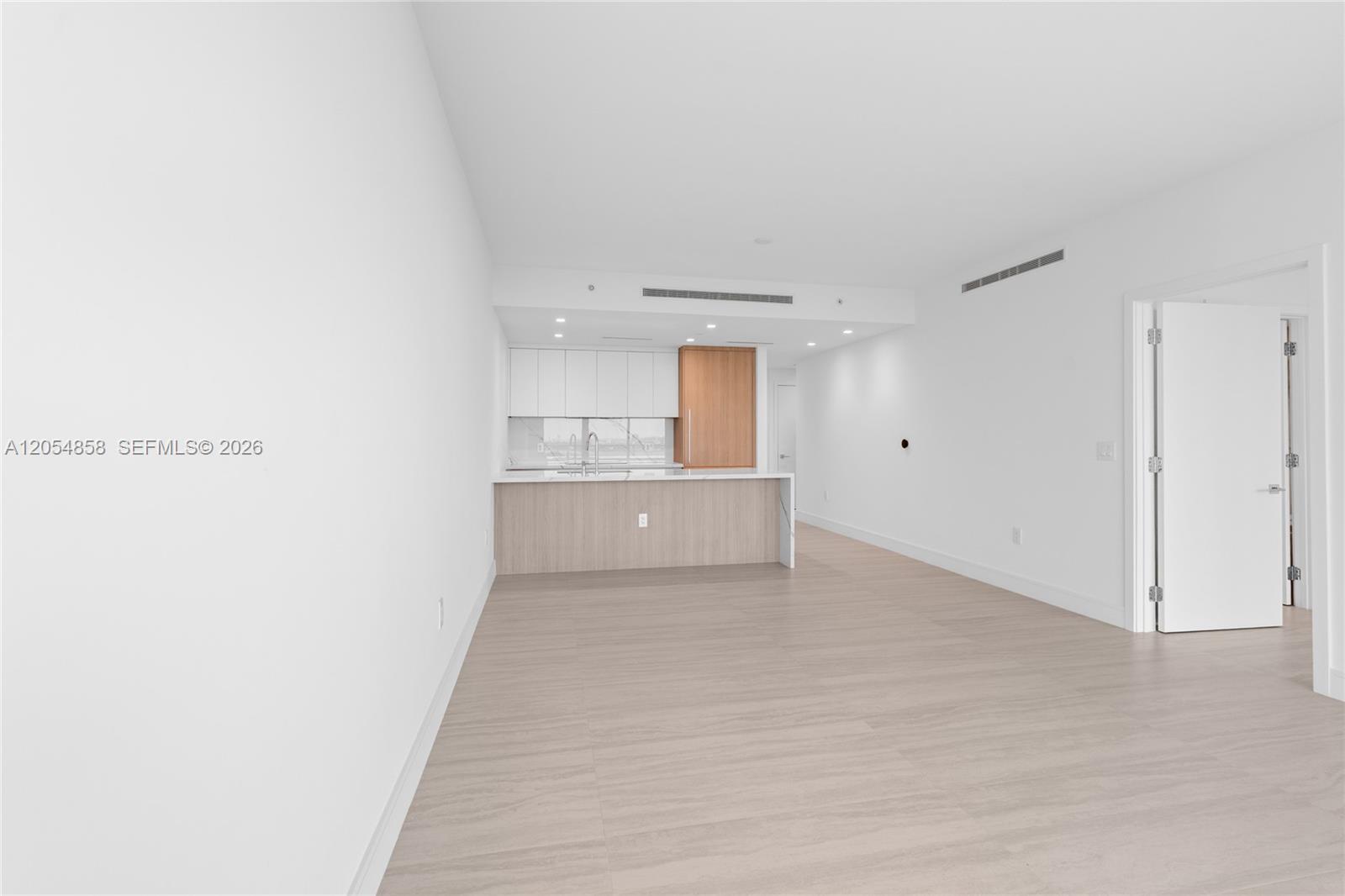 2411 Laguna Circle